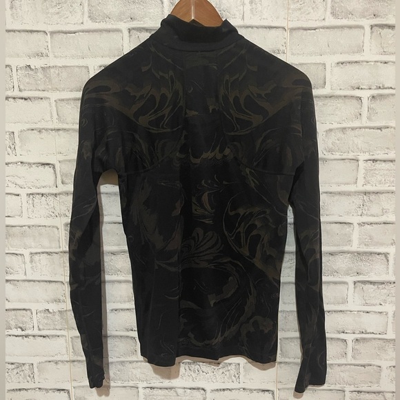 Women’s Athleta Momentum Seamless black paisley 1/2 zip pullover jacket top Med - Picture 3 of 4